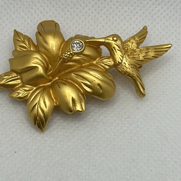 Monet Humming Bird Brooch - vintage! - Picture 7 of 11